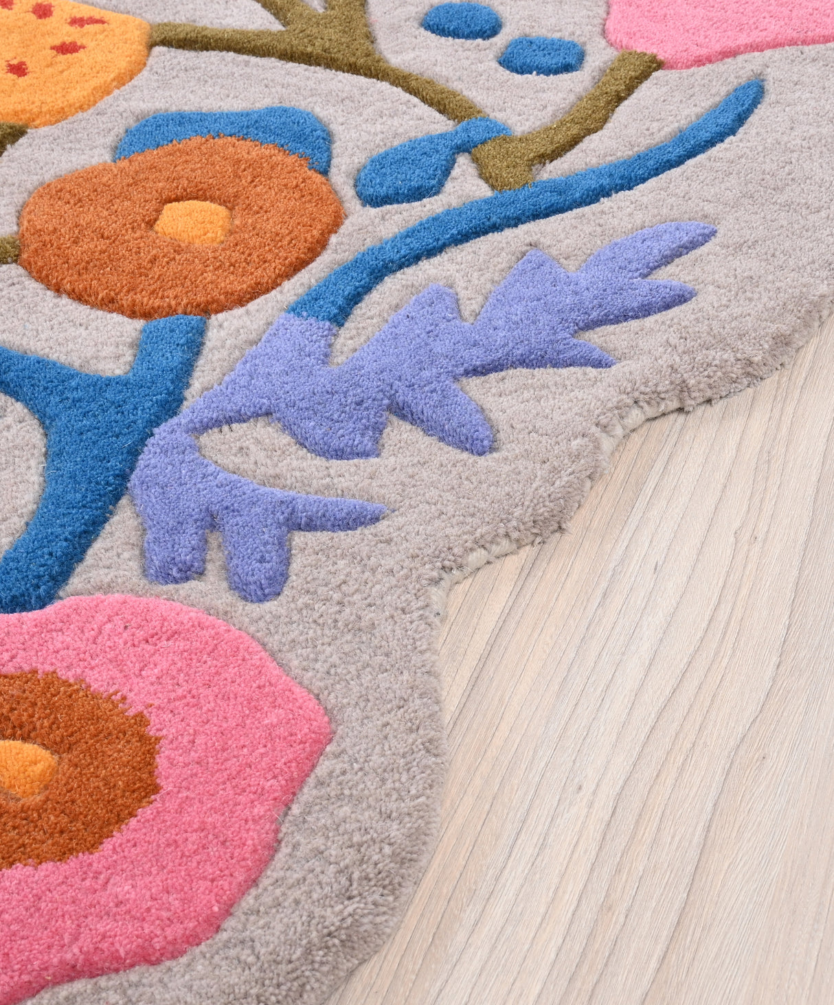 Handmade Wool Floral Area Rug for Living Room | Elegant Flower Garden Design